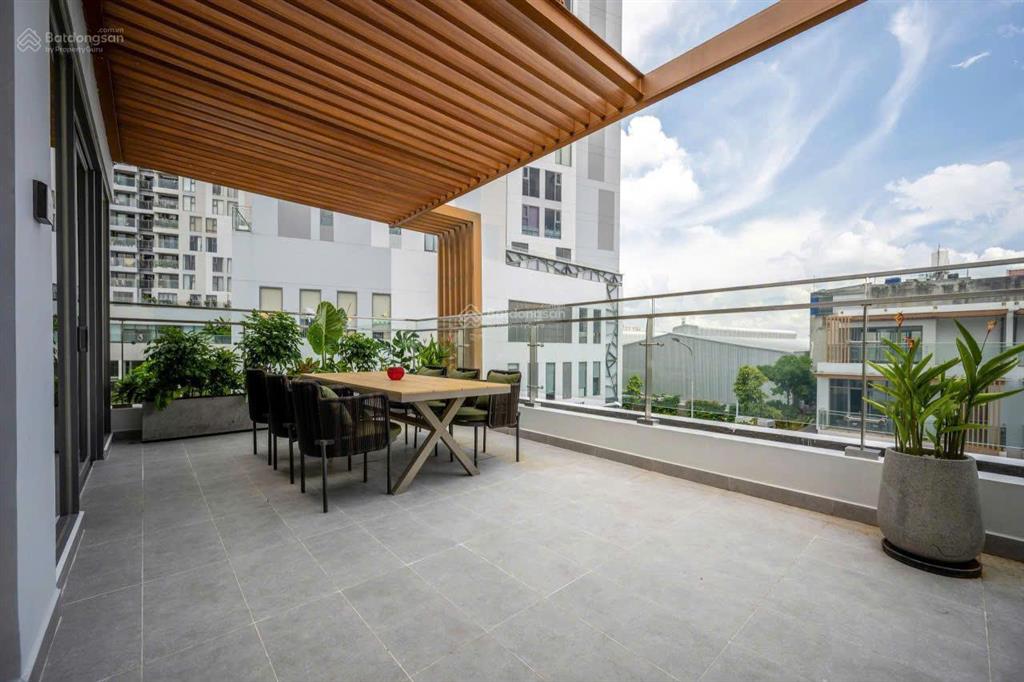 Bán biệt thự gần quận 1, dt đất 208m2 3 tầng khu compound cao cấp giá 28 tỷ vào ở ngay