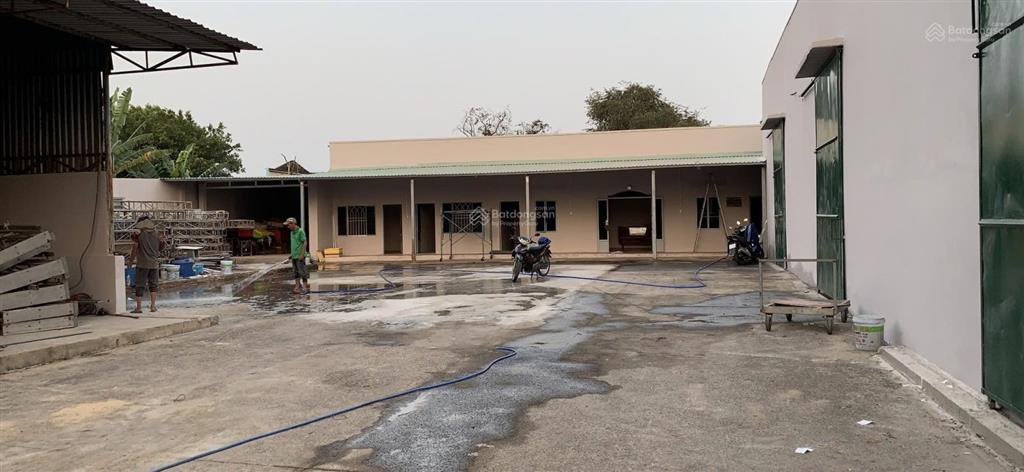 Bán kho xưởng diện tích 1.110m2 tại củ chi, đường vô 12m, mặt tiền 30m, thổ cư 300m2