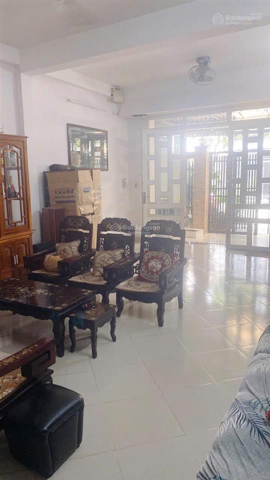Nhà 1 trệt 2 lầu, kdc bình đức, chợ đầu mối thủ đức.