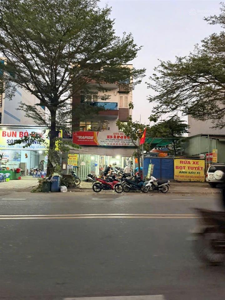 Cần tiền bán gấp giá rẻ nhà mặt tiền 168m chợ đầu mối thủ đức.