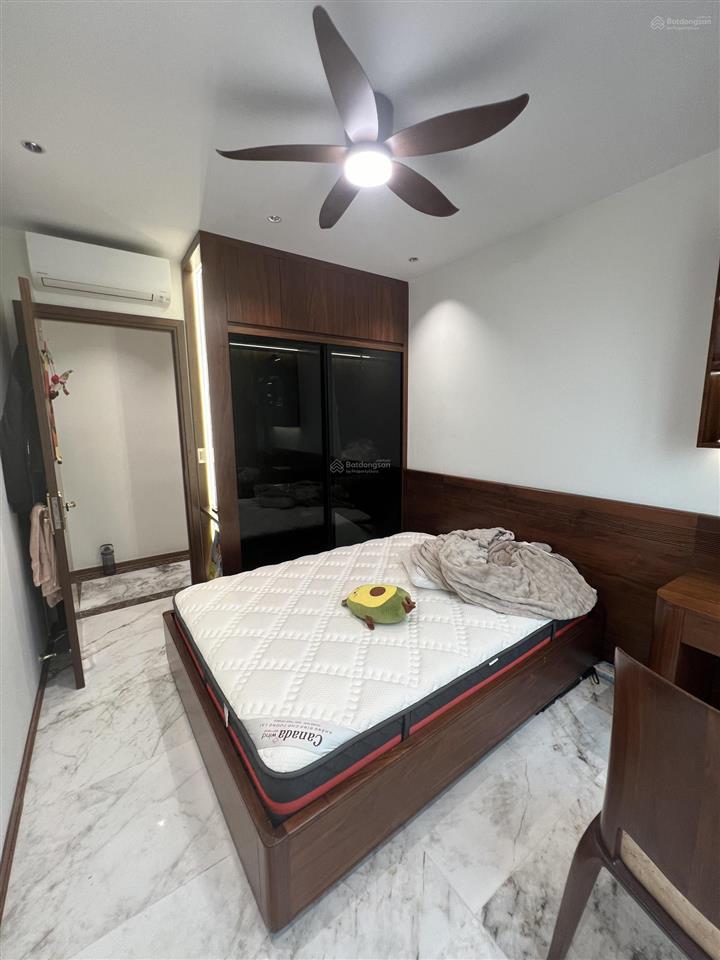 Nhà đẹp! căn hộ 3 phòng ngủ cần cho thuê 110m2. nội thất 5*. giá 18 triệu/th