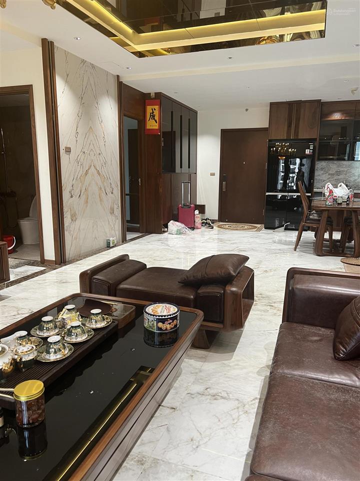Nhà đẹp! căn hộ 3 phòng ngủ cần cho thuê 110m2. nội thất 5*. giá 18 triệu/th