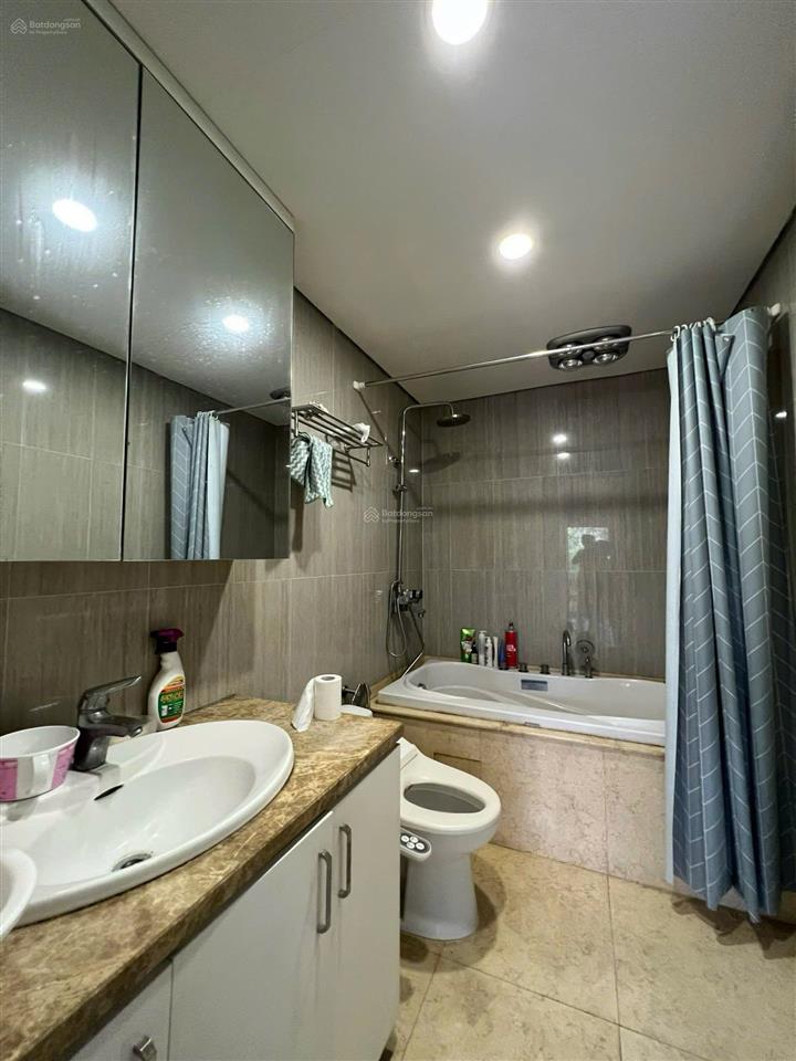 Chính chủ cho thuê lâu dài lk gamuda. full đồ. 25 tr/th. chỗ để xe rộng. gần công viên