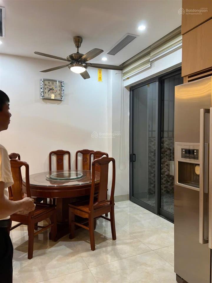 (cho thuê lâu dài) liền kề gamuda. đủ đồ. 27 tr. chỗ để xe thoải mái