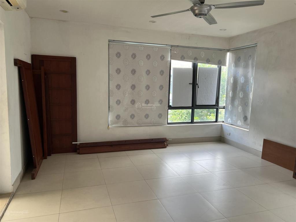 Chính chủ cho thuê biệt thự gamuda. 300 m2/3 tầng giá 30 triệu. đủ đồ
