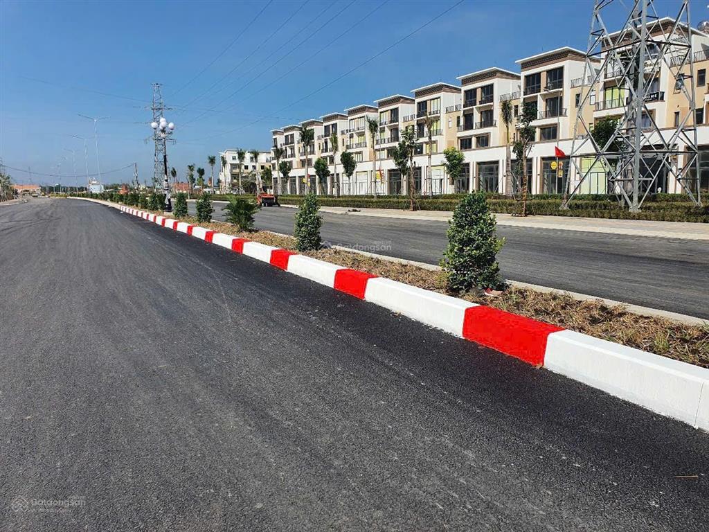 Kdc thái sơn t&t nền liên ấp đối diên kcn đường lớn 30m giá ngộp chỉ 2ty8. dt 100m2. sổ hồng