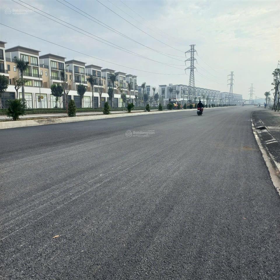 Kdc thái sơn t&t nền liên ấp đối diên kcn đường lớn 30m giá ngộp chỉ 2ty8. dt 100m2. sổ hồng