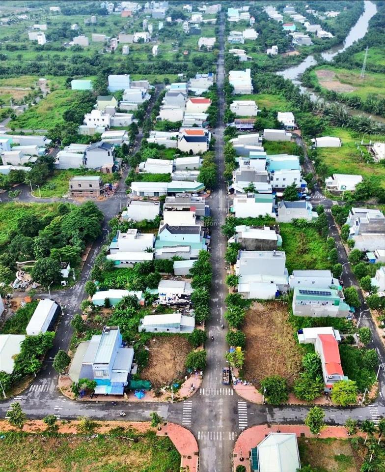 Kdc thái sơn t&t nền liên ấp đối diên kcn đường lớn 30m giá ngộp chỉ 2ty8. dt 100m2. sổ hồng