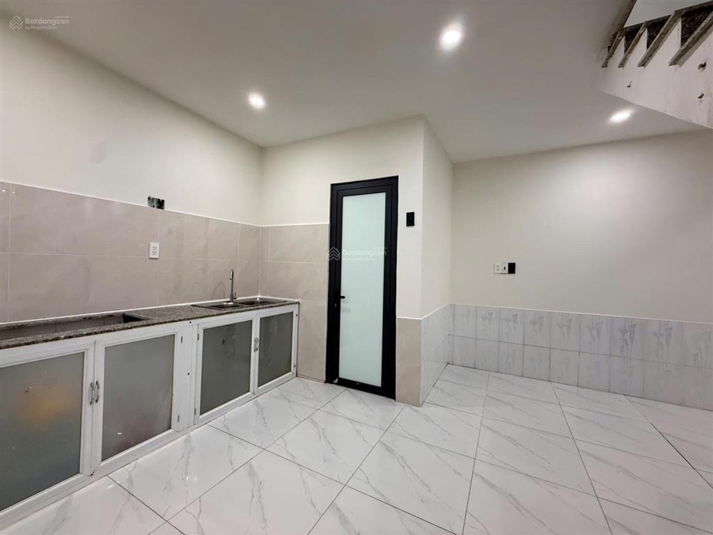 Bán nhà 4.4x10 hẻm 141 tám danh p4 quận 8