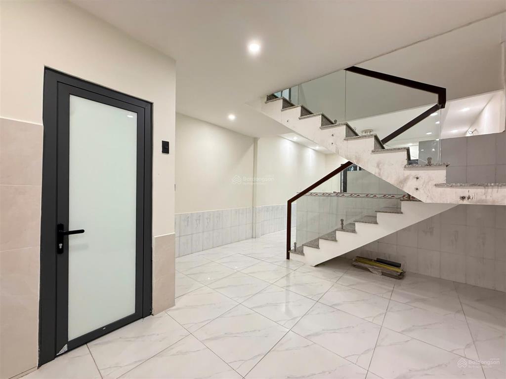 Bán nhà 4.4x10 hẻm 141 tám danh p4 quận 8