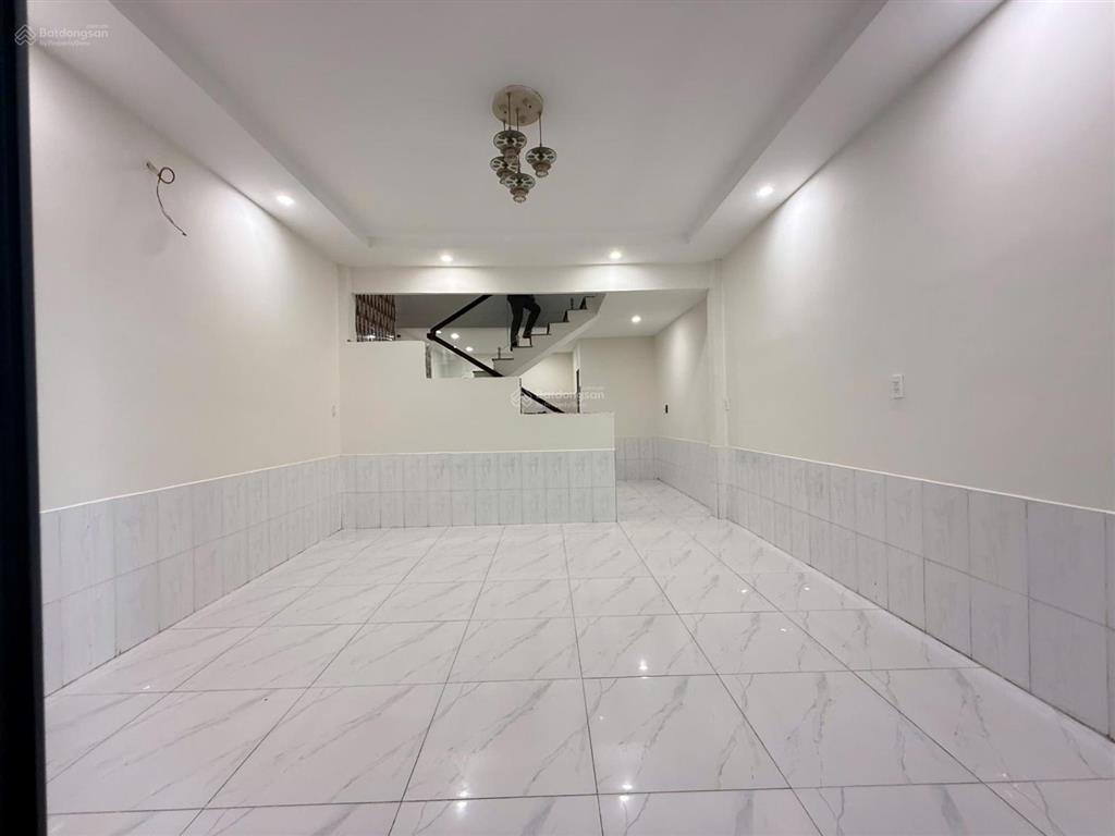 Bán nhà 4.4x10 hẻm 141 tám danh p4 quận 8