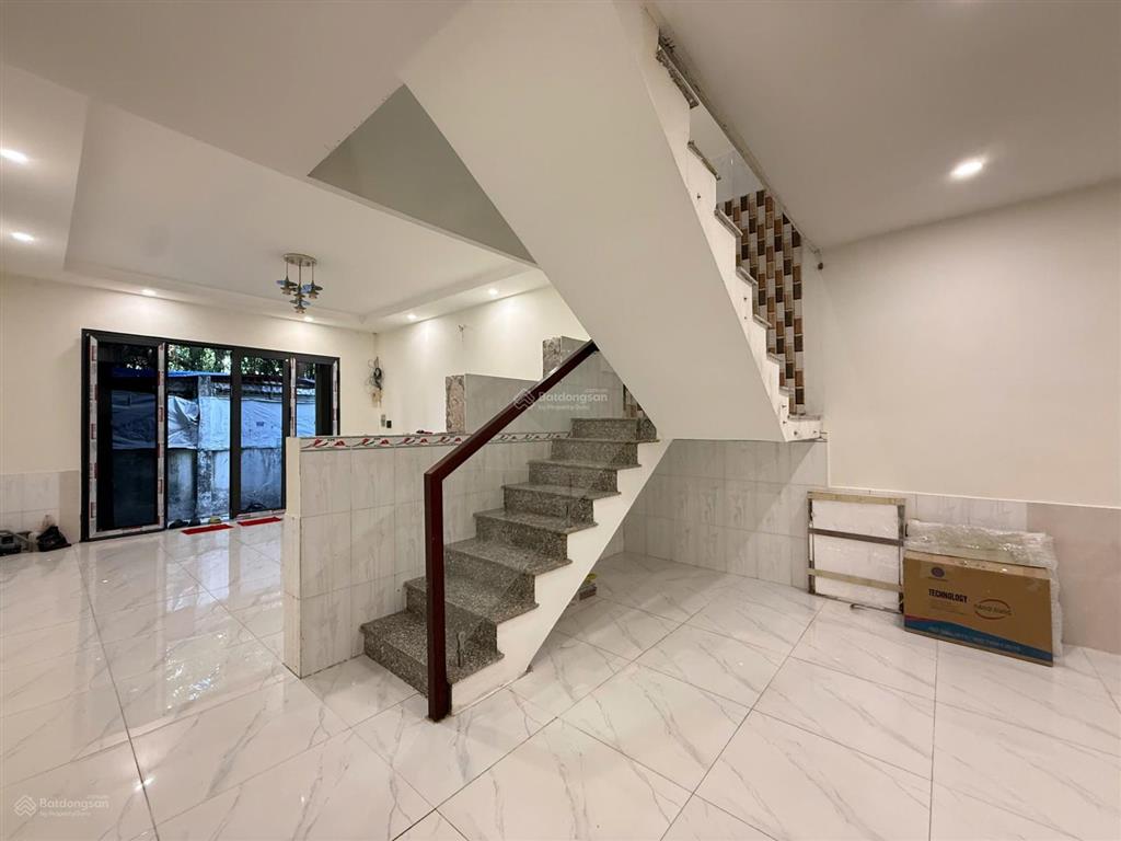 Bán nhà 4.4x10 hẻm 141 tám danh p4 quận 8