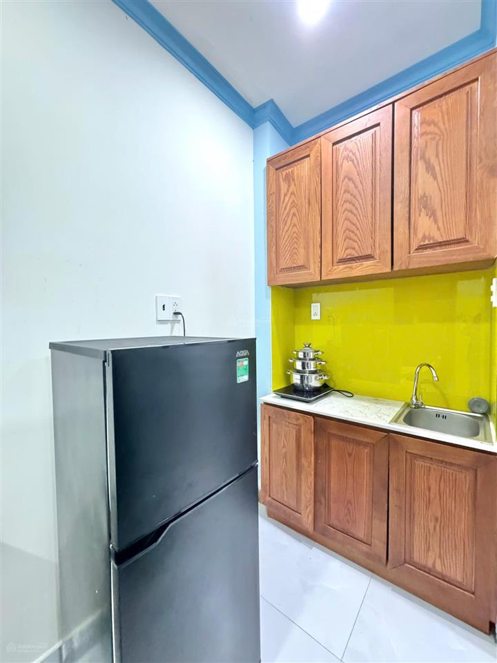 Phòng đầy đủ nội thất, có bảo vệ 5 phút bv y dược