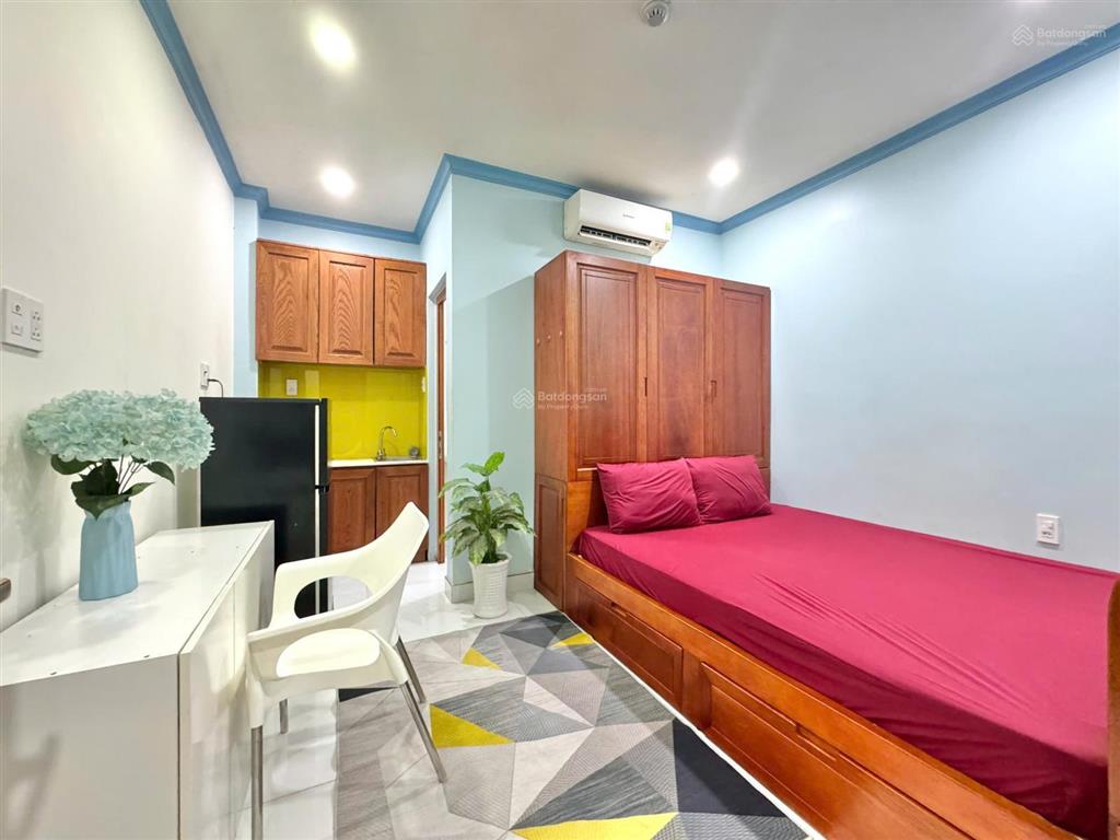 Phòng đầy đủ nội thất, có bảo vệ 5 phút bv y dược