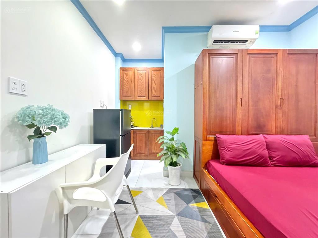 Phòng đầy đủ nội thất, có bảo vệ 5 phút bv y dược