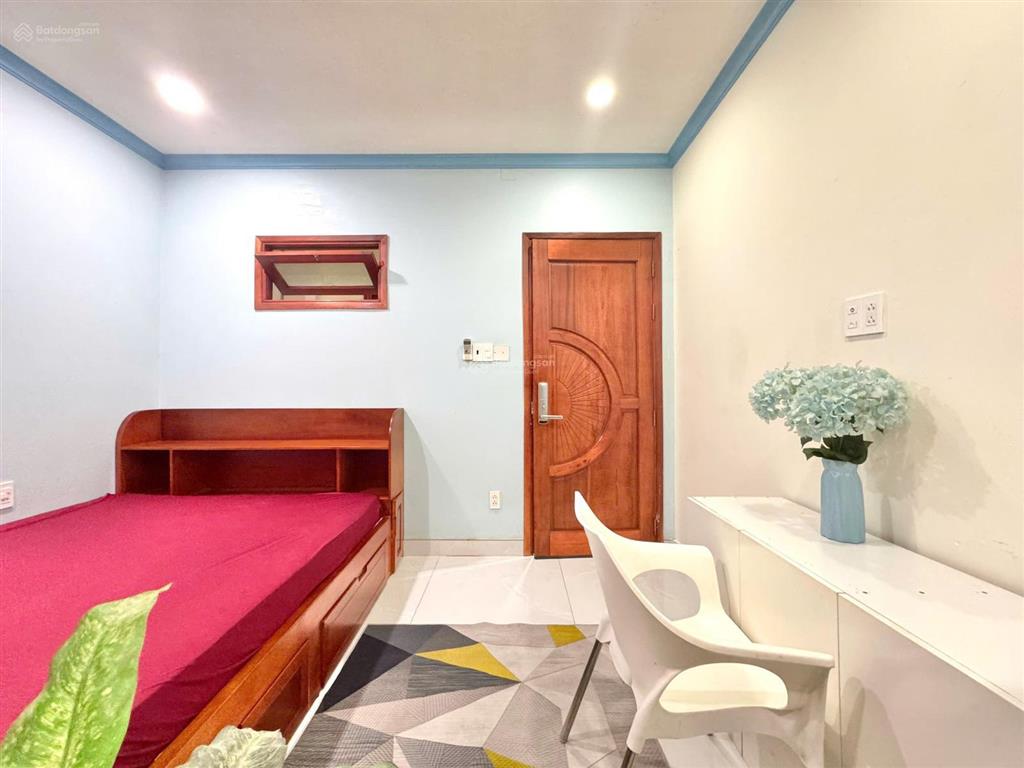 Phòng đầy đủ nội thất, có bảo vệ 5 phút bv y dược