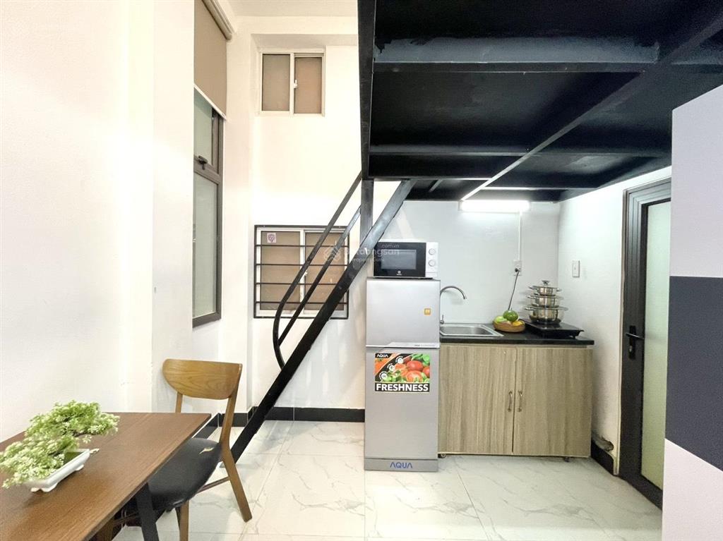 Phòng gác lửng máy giặt riêng xinh xắn ngay phan xích long, giá tốt