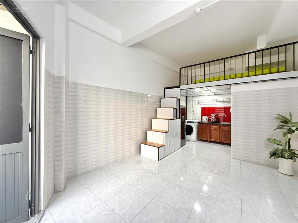 Phòng gác lửng ban công 35m2 5 đi đh y dược, có bảo vệ