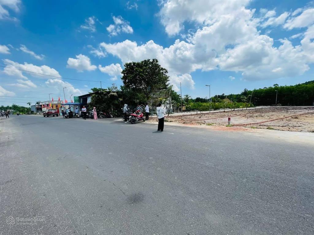 Siêu phẩm lô góc 395 m2 thuộc tp đà nẵng  đường nhựa 10m5 thông thẳng ql1a chỉ 1,1 tỷ  hơn 1,3 tỷ