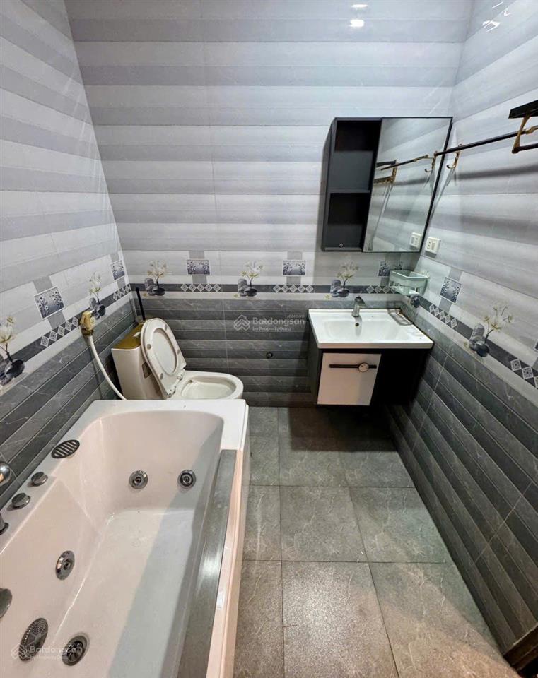 Chủ nhà cần tiền  bán đất tặng nhà 6 tầng tại đồng xép, bắc ninh