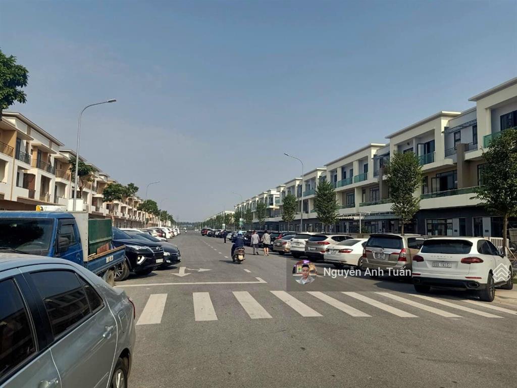Shophouse centa city 120m2 mặt đường 26m  trục thông kinh doanh đỉnh, giá 8 tỷ x