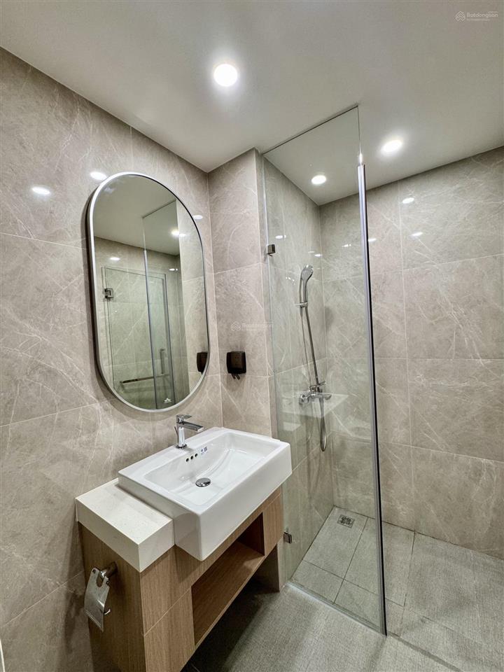 Masteri centre point  2pn view hồ bơi  giá 4,5 tỷ