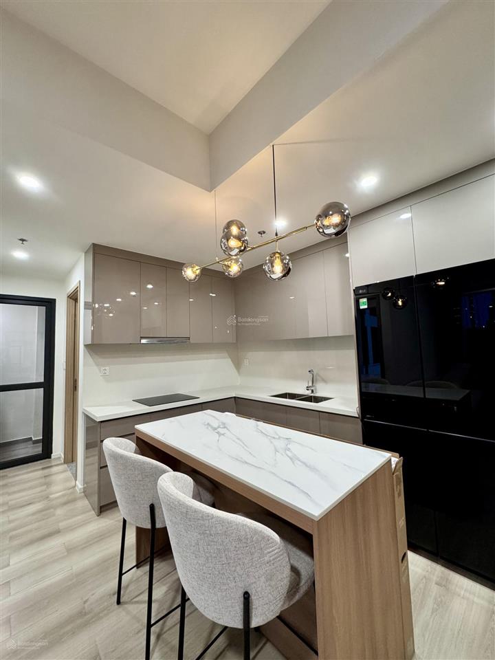 Masteri centre point  2pn view hồ bơi  giá 4,5 tỷ