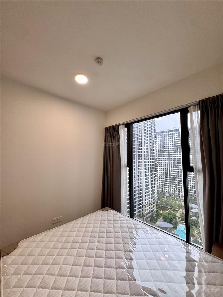 Masteri centre point  2pn view hồ bơi  giá 4,5 tỷ