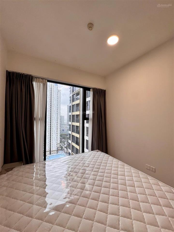 Chính chủ bán gấp 2pn tháp d view hồ bơi giá 4.49 tỷ còn thương lượng