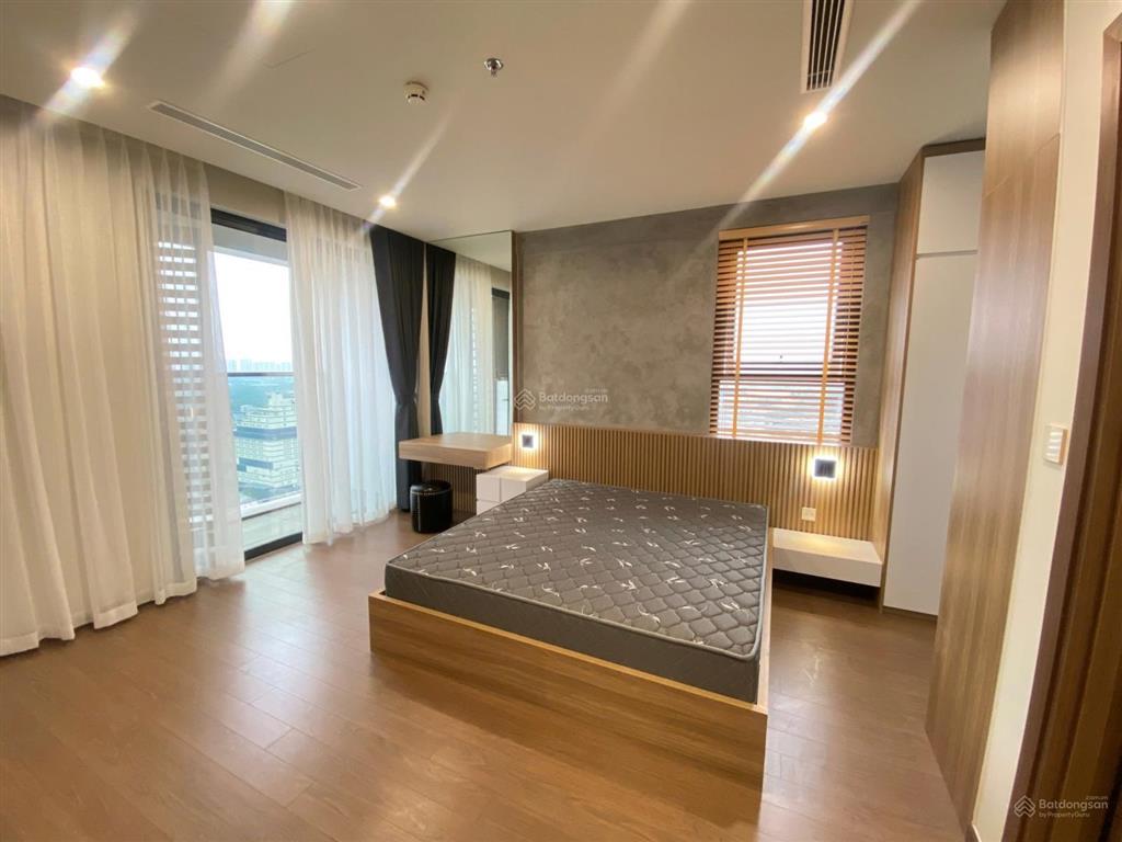 Bán căn 2pn trục 17 rất hiếm đẹp, bc đông nam. 85m2 2pn 2vs.  0911 717 ***