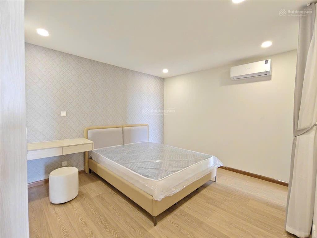 Cho thuê căn hộ 148m² 3pn + giá 25tr/m2. discovery cầu giấy, full nt, lót xe.  0911,717,886