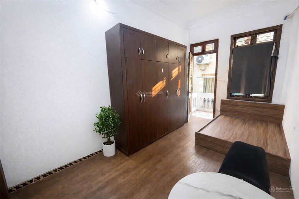Cho thuê phòng vskk số 82 ngõ 151 láng hạ. nhà mặt ngõ, 40m ra phố láng hạ.   0911 717 ***