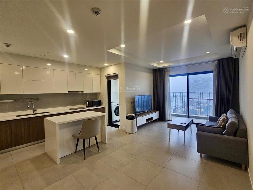 Hot! cho thuê 3pn view hồ tây 118m2, ban công đông nam, full nội thất đẹp chỉ 19tr.  0911.717.88