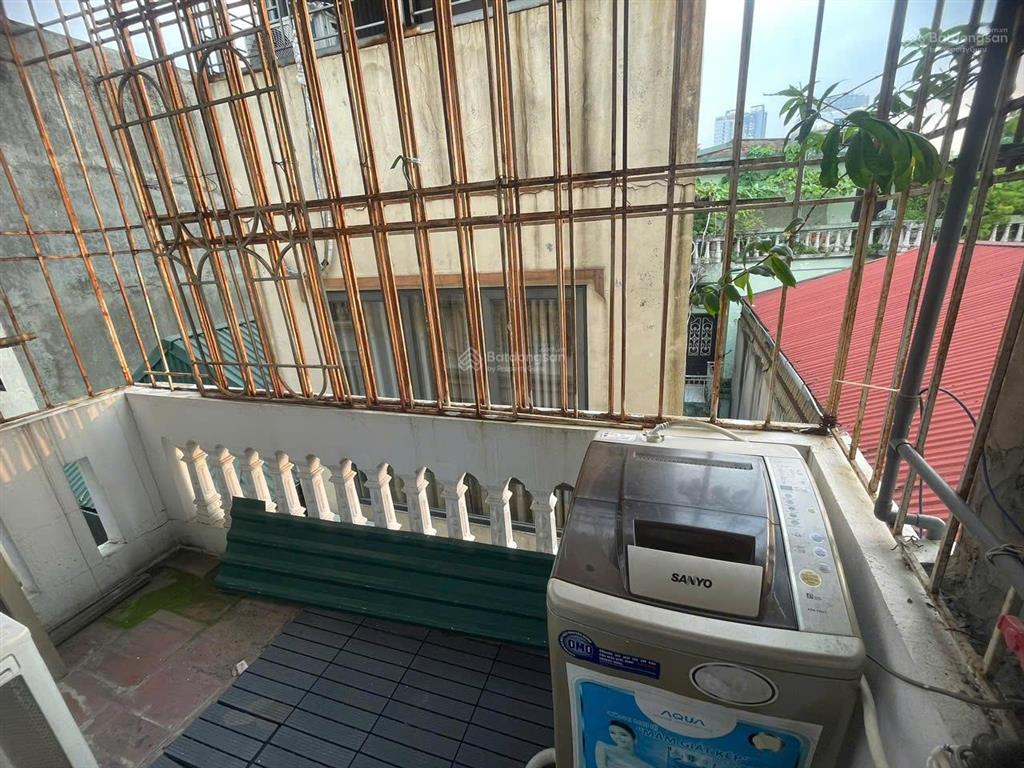 Phòng trọ phố láng hạ, vệ sinh kk, full đồ máy giặt riêng, dt 30m2 giá chỉ 3,9tr.  0911 717 ***