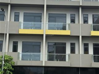 Cần bán căn nhà phố 4 tầng dtsd 242m2 giá 8tỷ484, lộ giới 13m, lk ga metro suối tiên gọi 0939 200 ***