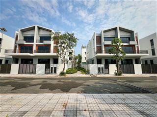 Trả chậm 05 nămtặng vàngnhà phố biệt thự song lập the meadow 10x20giá gốc cđtưu đãi phí quản lý