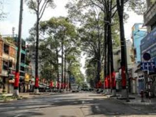 Bán nhà mt hùng vương quận 5, giá 22 tỷ, 70m2, vỉa hè rộng 12m,