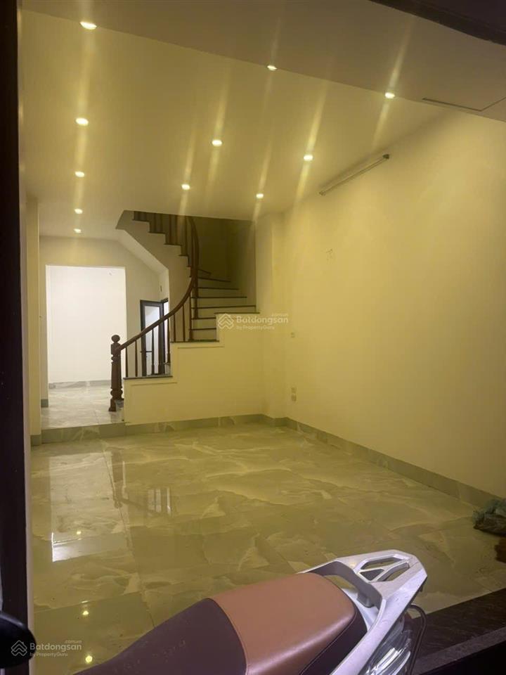 Bán nhà 6 tầng mới xây ngõ 105 doãn kế thiện, chia 9pn, thích hợp để cho thuê vị trí đẹp nhà vuông