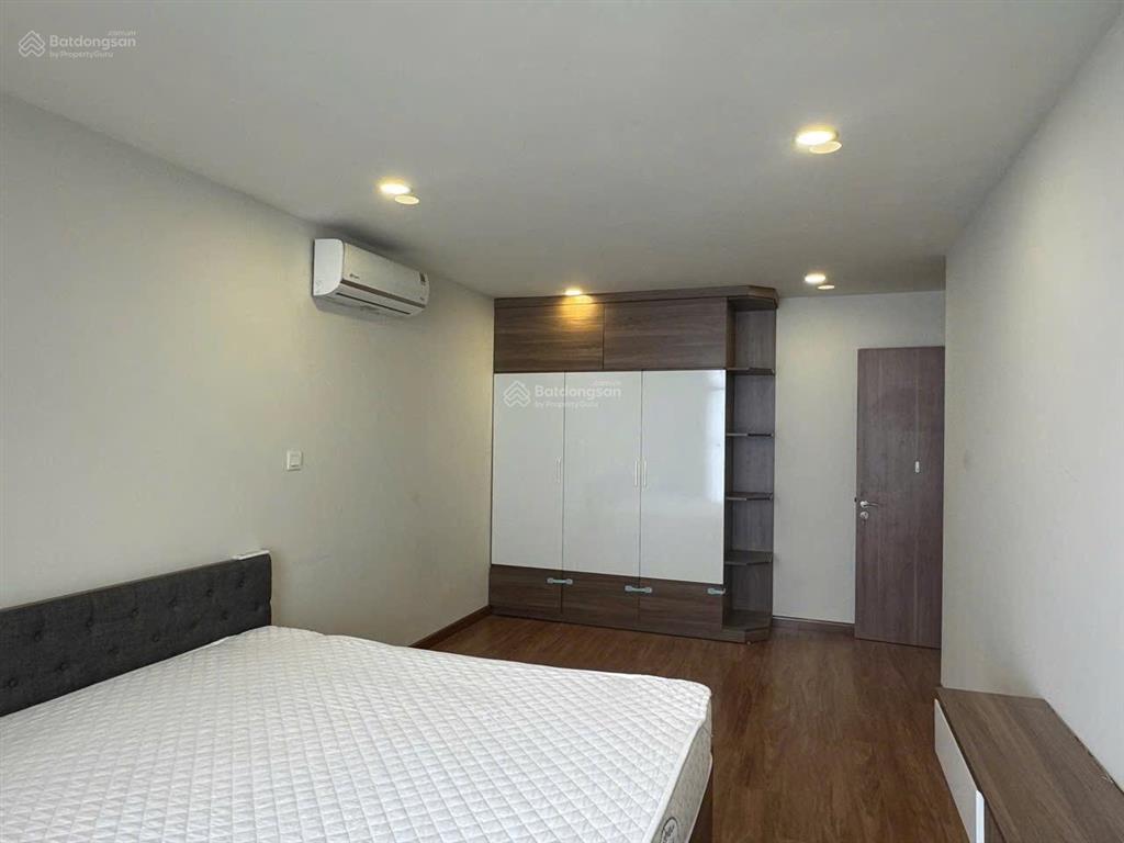 Bán căn hộ chung cư tại discovery complex, 3pn+1 dtich 153 m2, giá cực tốt, full đồ đẹp