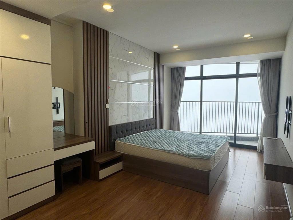 Bán căn hộ chung cư tại discovery complex, 3pn+1 dtich 153 m2, giá cực tốt, full đồ đẹp