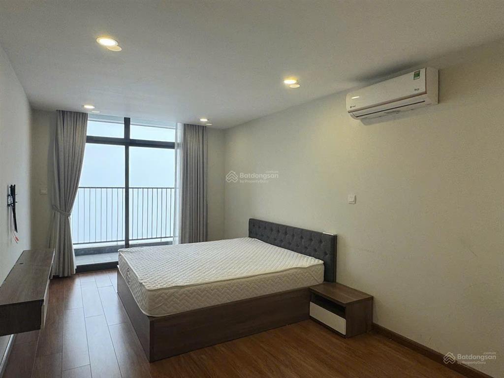 Bán căn hộ chung cư tại discovery complex, 3pn+1 dtich 153 m2, giá cực tốt, full đồ đẹp