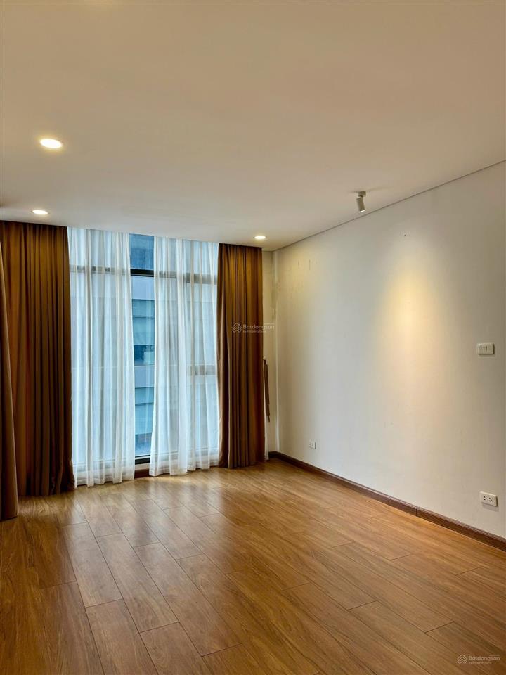Bán cc 2pn, 2wc 9 tỷ, 98m2, ban công đông nam, tại discovery complex, cầu giấy, hà nội