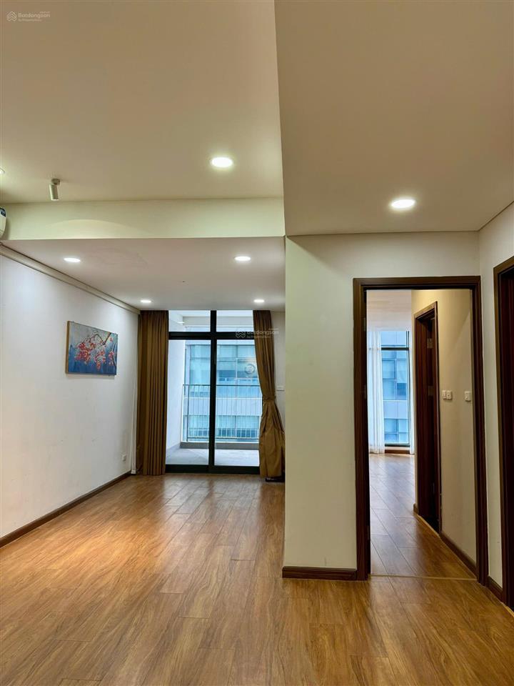 Bán cc 2pn, 2wc 9 tỷ, 98m2, ban công đông nam, tại discovery complex, cầu giấy, hà nội