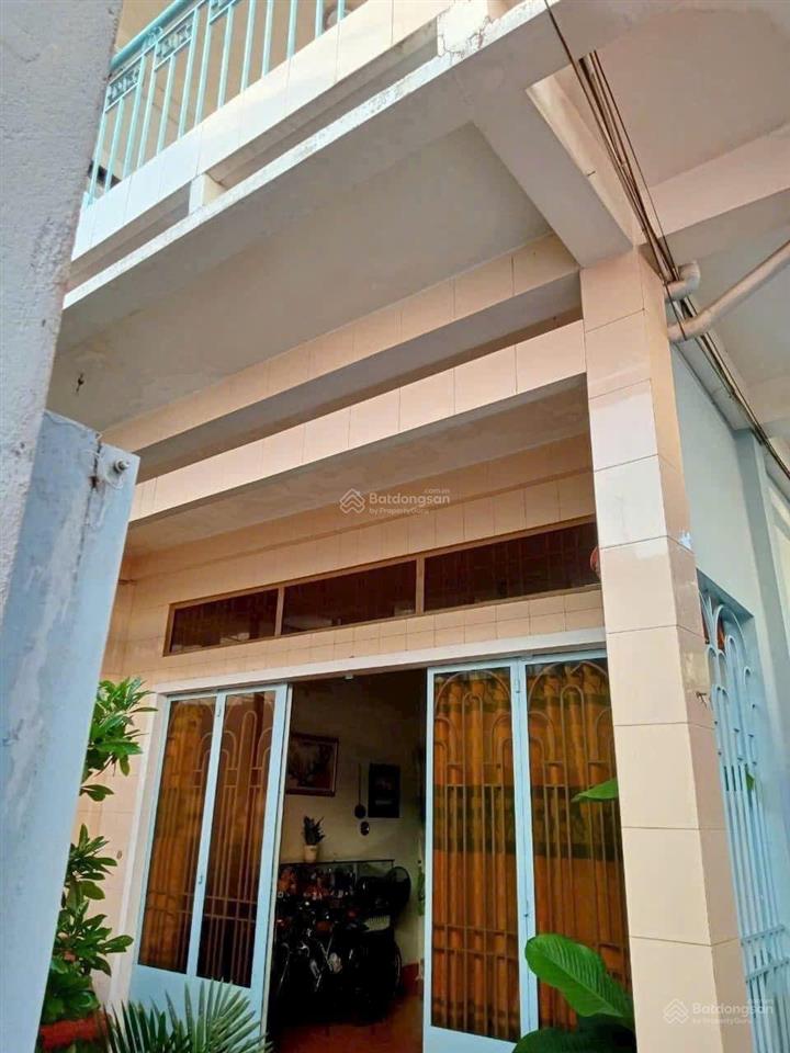 Bán nhà mặt tiền đường phạm hùng 6 tỷ gần bệnh viện xuyên á 303 mét vuông, tỉnh vĩnh long