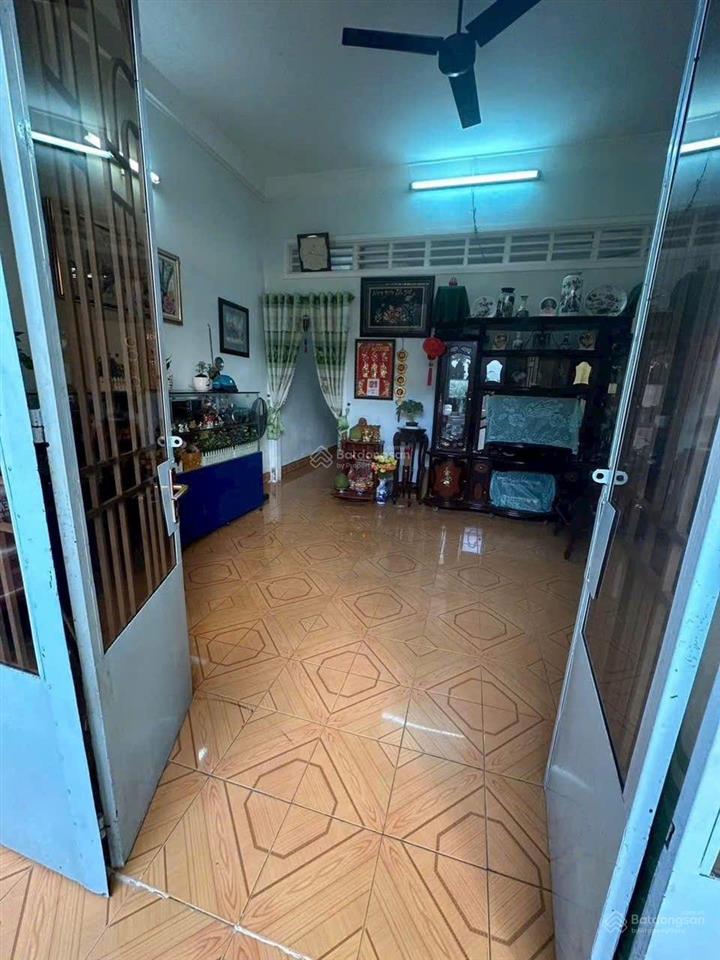 Bán nhà mặt tiền đường phạm hùng 6 tỷ gần bệnh viện xuyên á 303 mét vuông, tỉnh vĩnh long