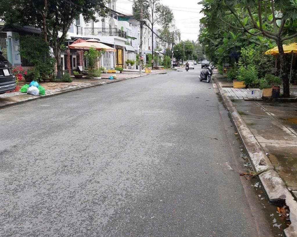Nền đẹp 5,7 tỷ 103 mét vuông mặt tiền đường xuân thủy, kdc hồng phát