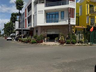 Biệt thự hai lầu 9 tỷ góc 2 mt, kdc nông thổ sản, tp cần thơ