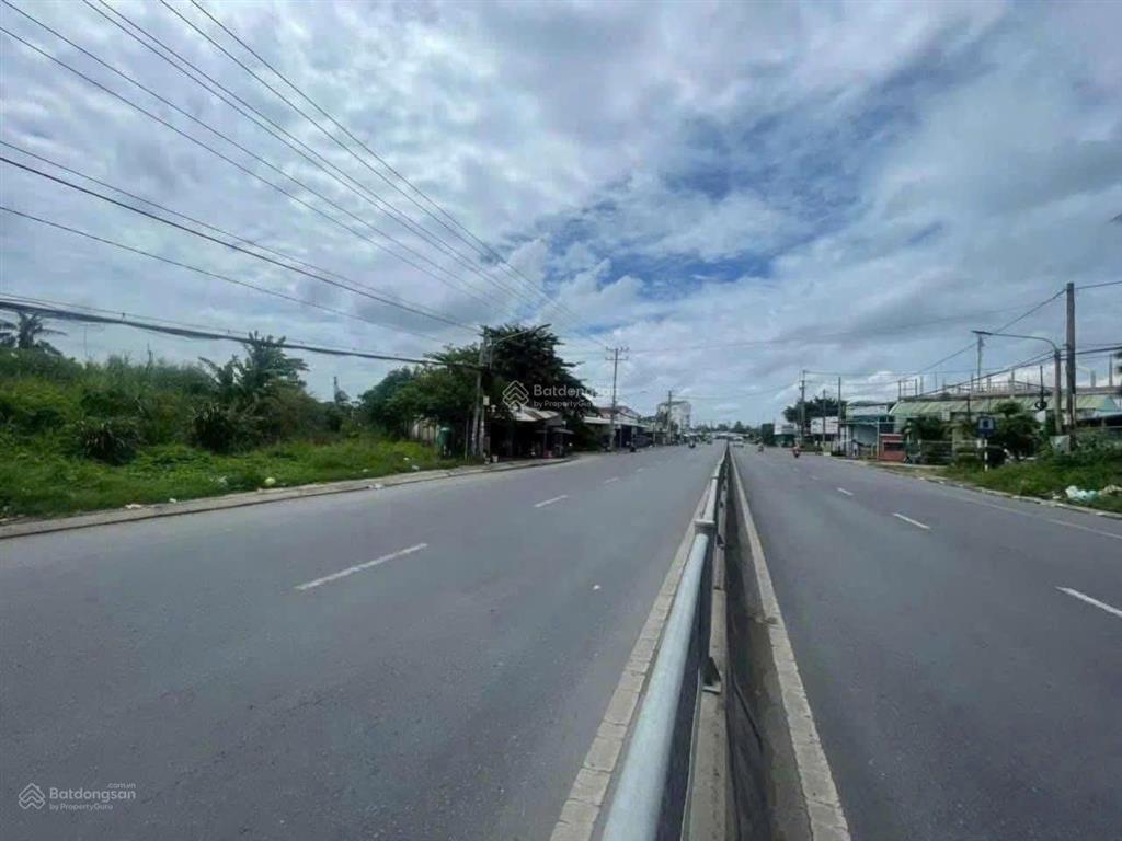 Nên 2620 m2 mặt tiền quốc lộ 1a, gần trạm thu phí, tp cần thơ