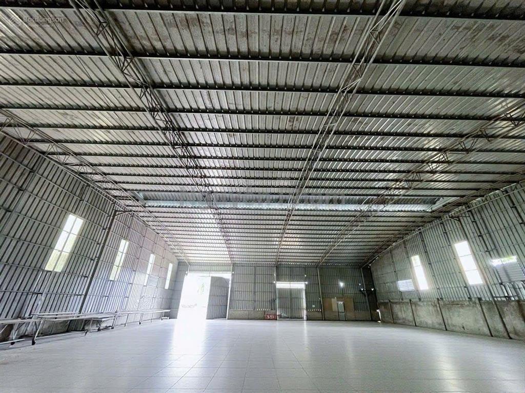 Cho thuê hoặc bán kho xưởng 1898m(skc). mặt tiền ql1a, đoạn kcn tân phú thạnh, tp cần thơ.