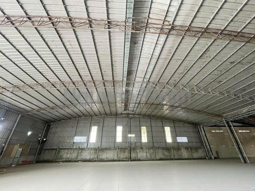 Cho thuê hoặc bán kho xưởng 1898m(skc). mặt tiền ql1a, đoạn kcn tân phú thạnh, tp cần thơ.